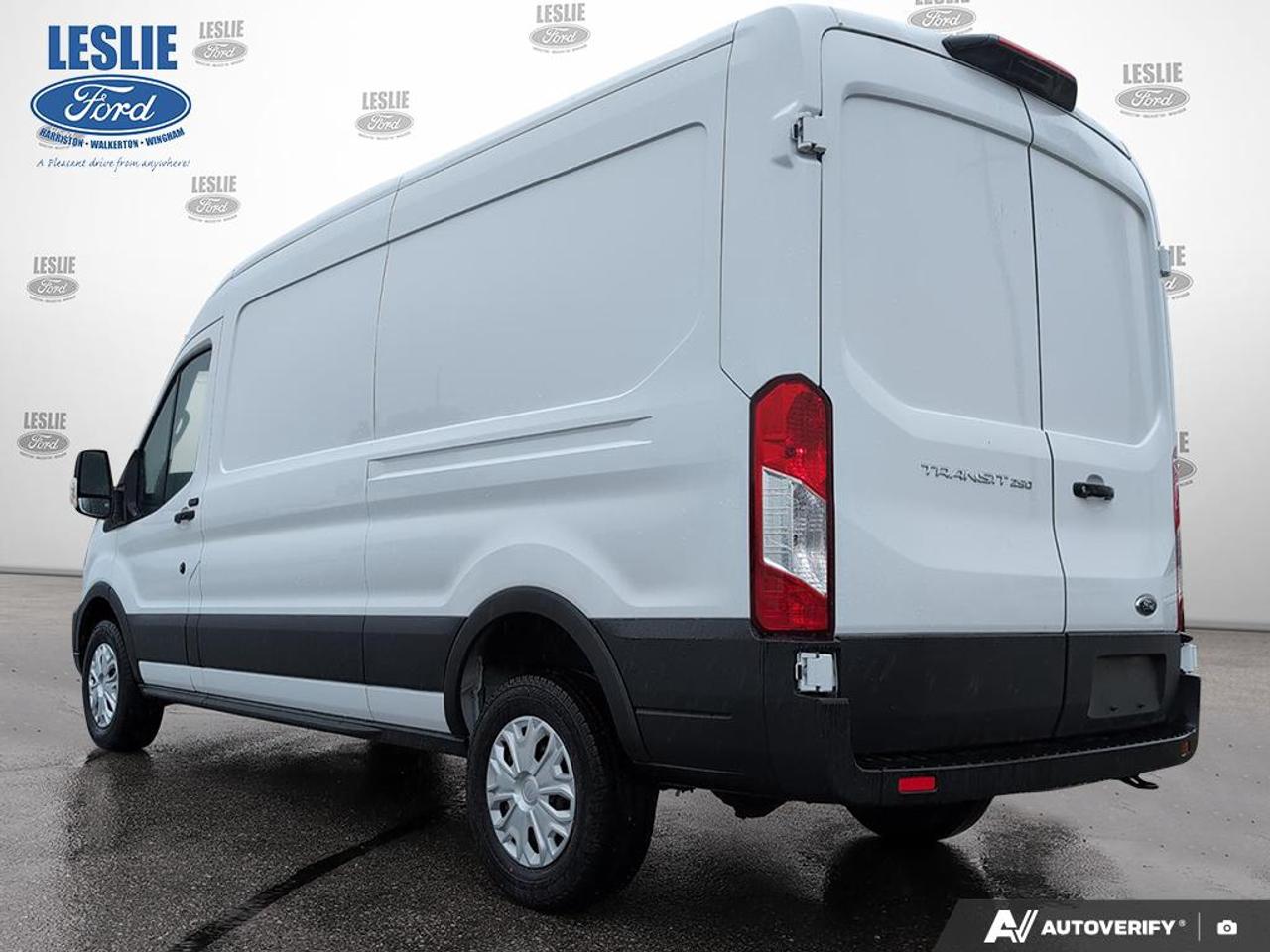 2025 Ford Transit Medium Roof 250 Cargo RWD Photo3