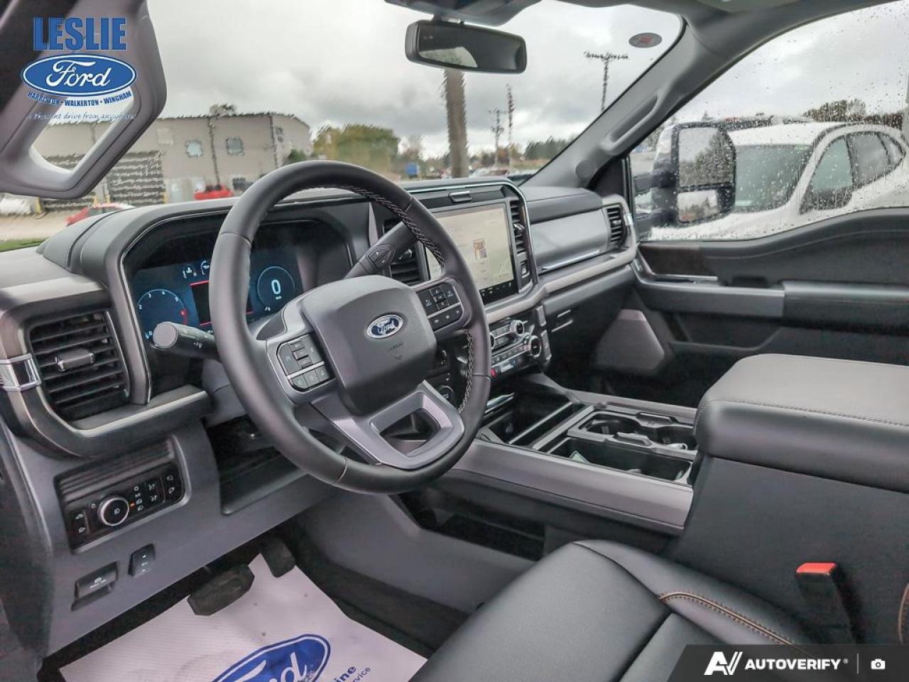 2026 Ford F-250 LARIAT CREW CAB Chrome 4X4 Photo