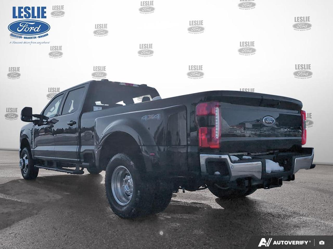 2026 Ford F-350 XLT Crew Cab Dually 4x4 Photo3