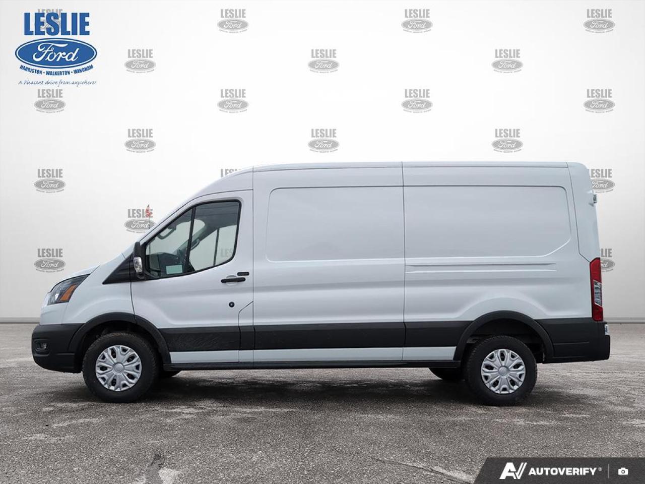 2025 Ford Transit Medium Roof 250 Cargo RWD Photo2