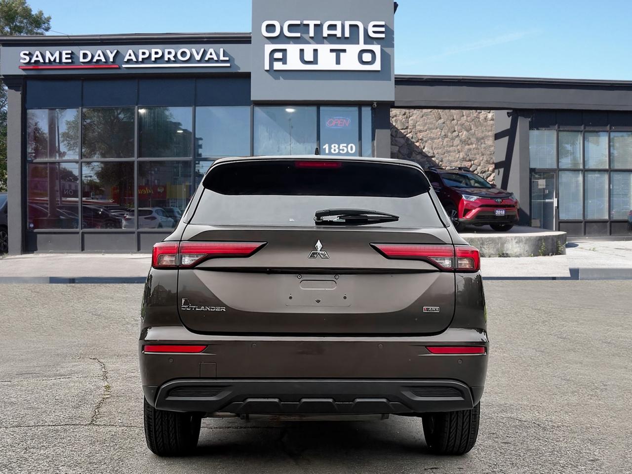 2022 Mitsubishi Outlander ES 4WD Photo4