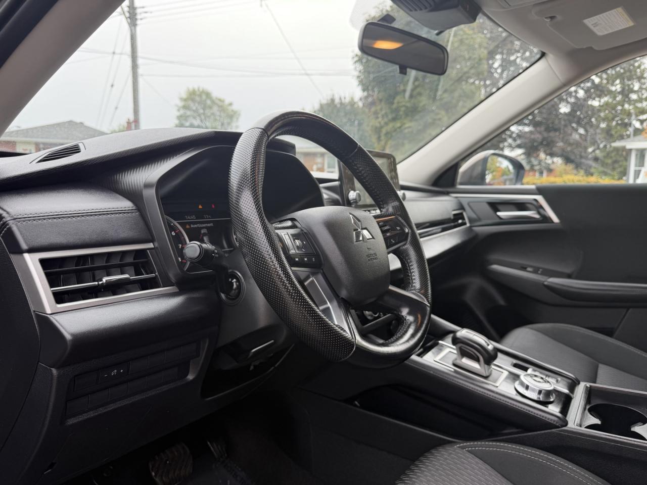 2022 Mitsubishi Outlander ES 4WD - Photo #11