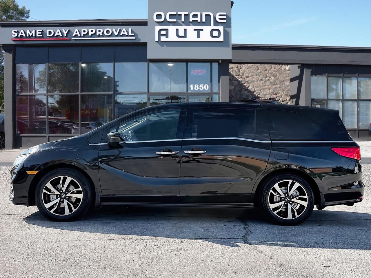 2018 Honda Odyssey Touring - Photo #3
