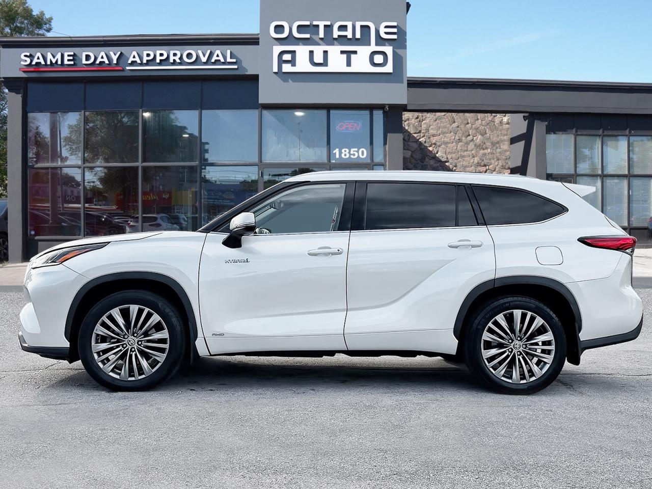 2020 Toyota Highlander HYBRID Limited AWD - Photo #3