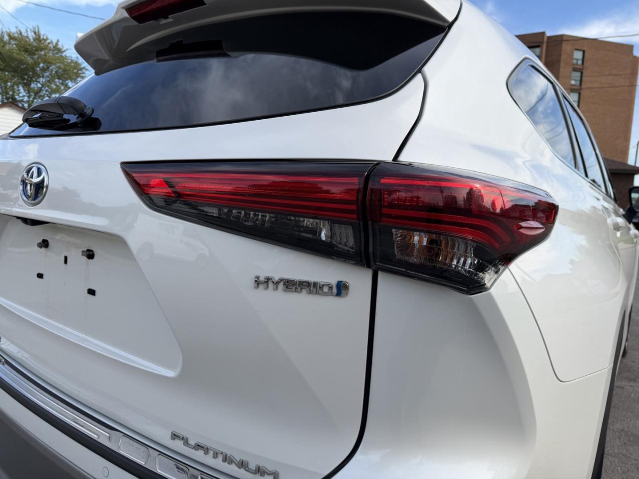 2020 Toyota Highlander HYBRID Limited AWD - Photo #7
