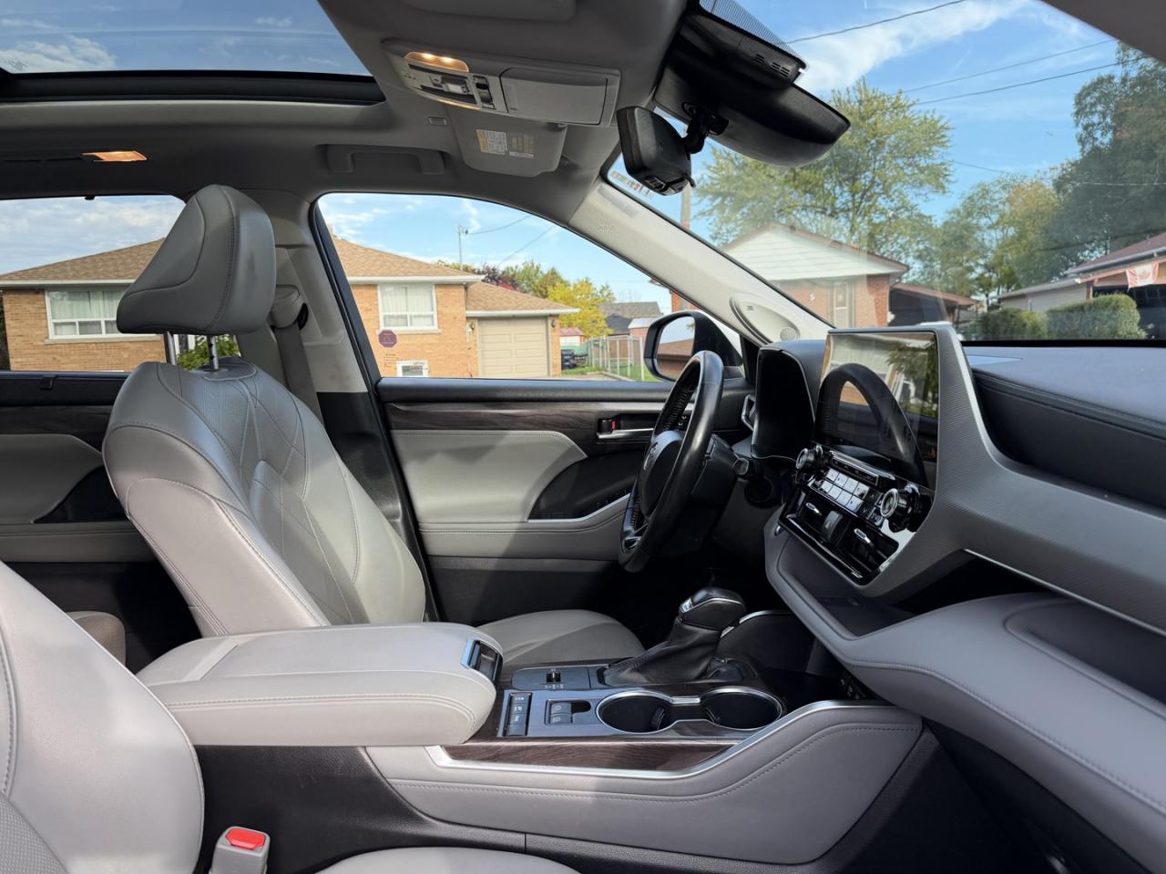 2020 Toyota Highlander HYBRID Limited AWD - Photo #13