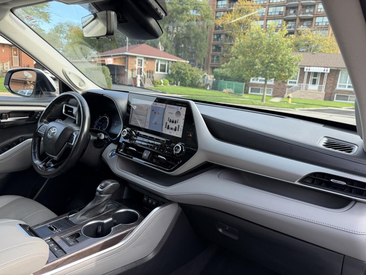 2020 Toyota Highlander HYBRID Limited AWD - Photo #14