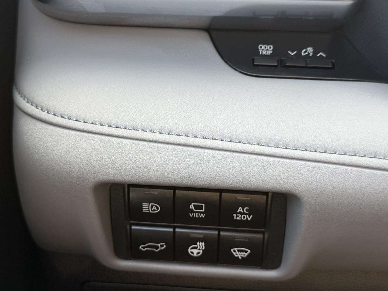 2020 Toyota Highlander HYBRID Limited AWD - Photo #26