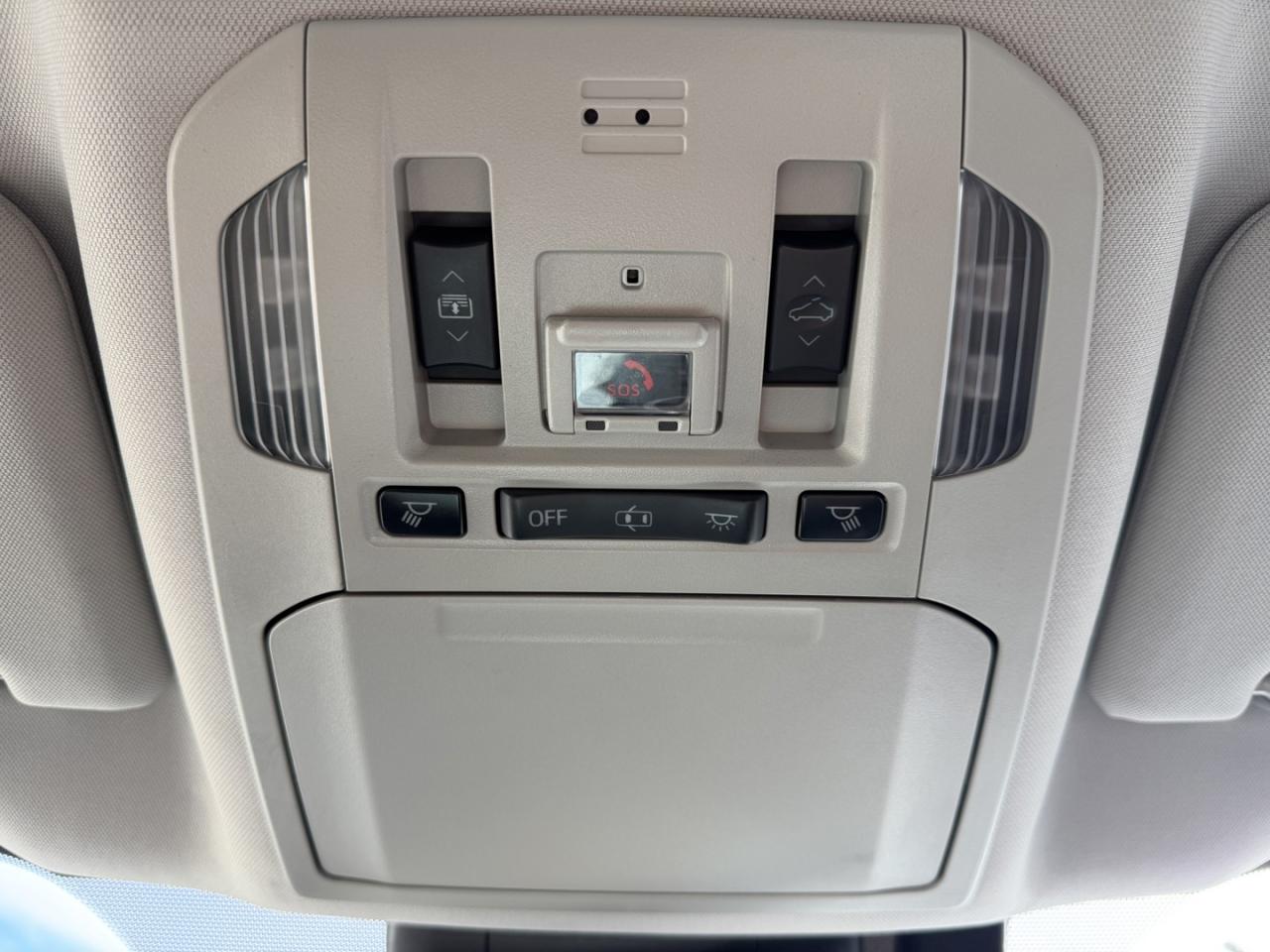 2020 Toyota Highlander HYBRID Limited AWD - Photo #27
