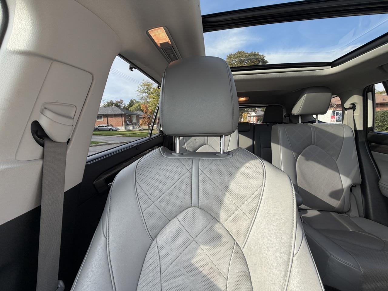 2020 Toyota Highlander HYBRID Limited AWD - Photo #28