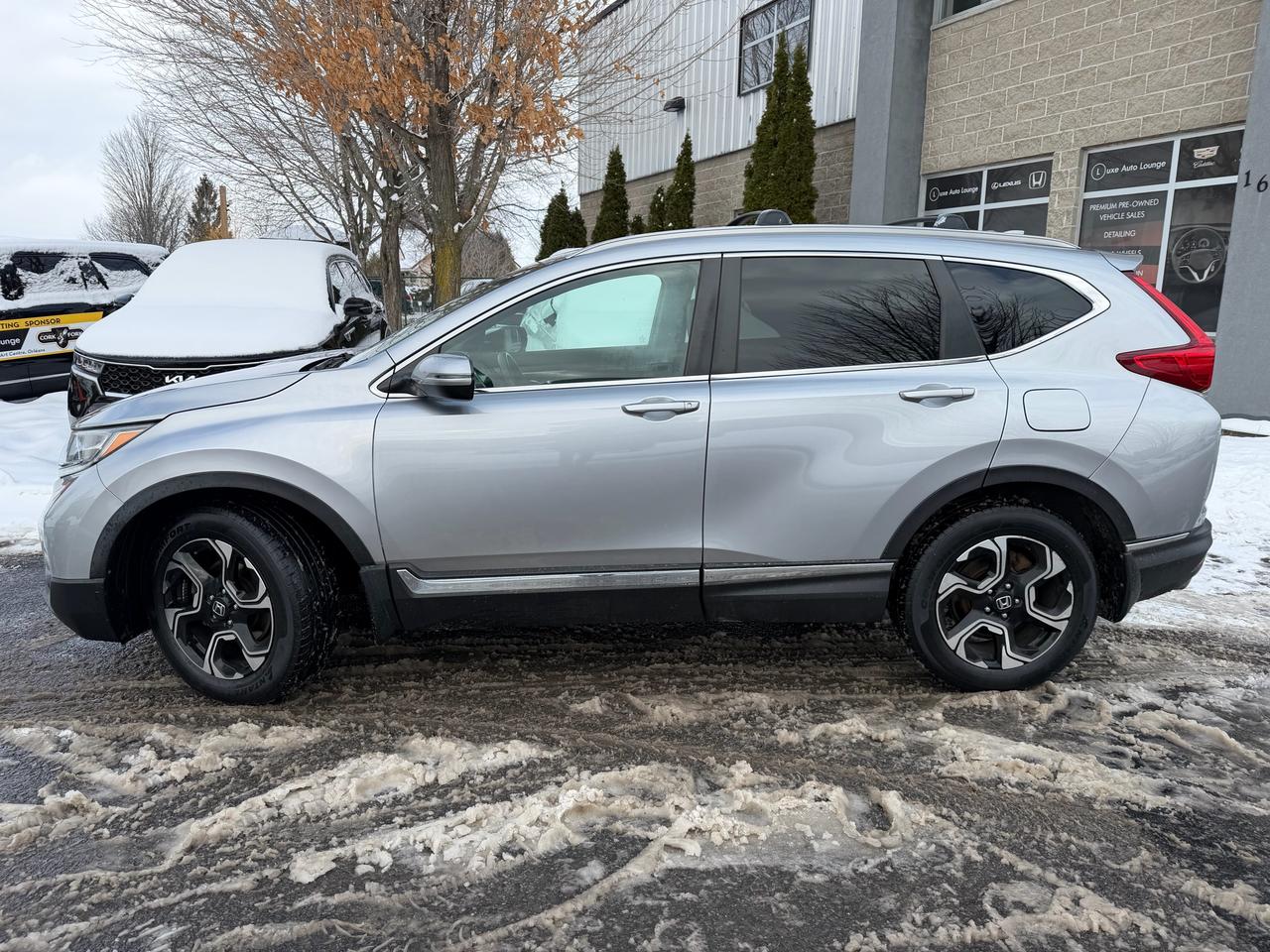 2018 Honda CR-V Touring AWD | LEATHER | CARPLAY | NAV Photo3