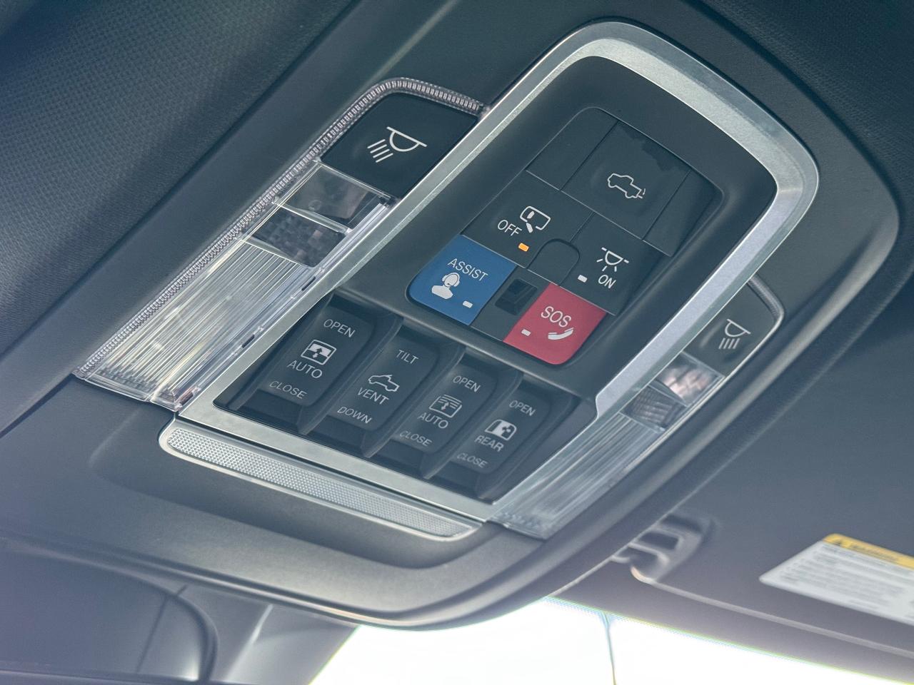 2019 RAM 1500 Laramie **MOON ROOF** - Photo #27