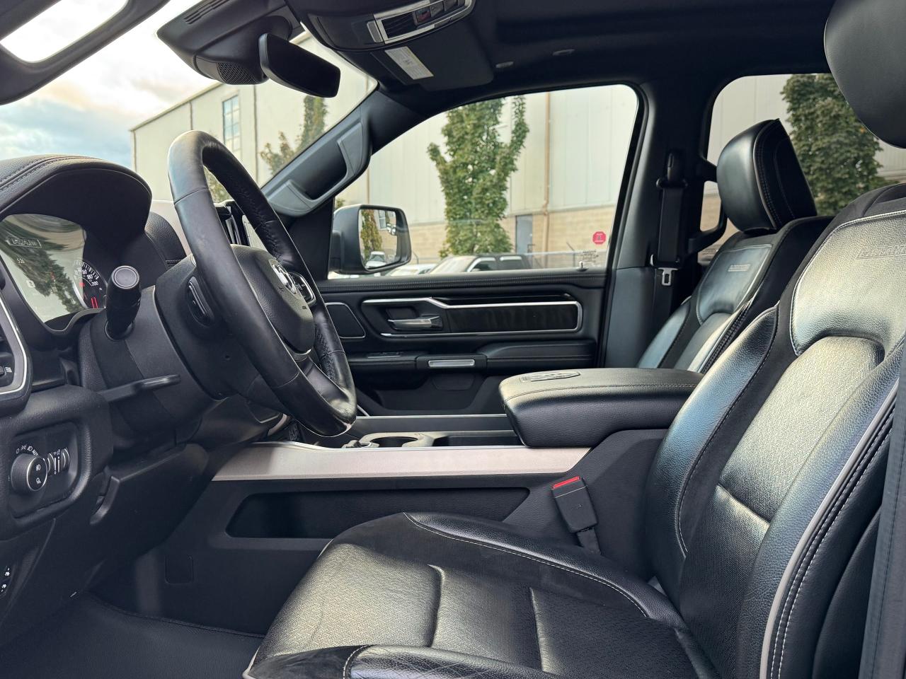 2019 RAM 1500 Laramie **MOON ROOF** - Photo #31