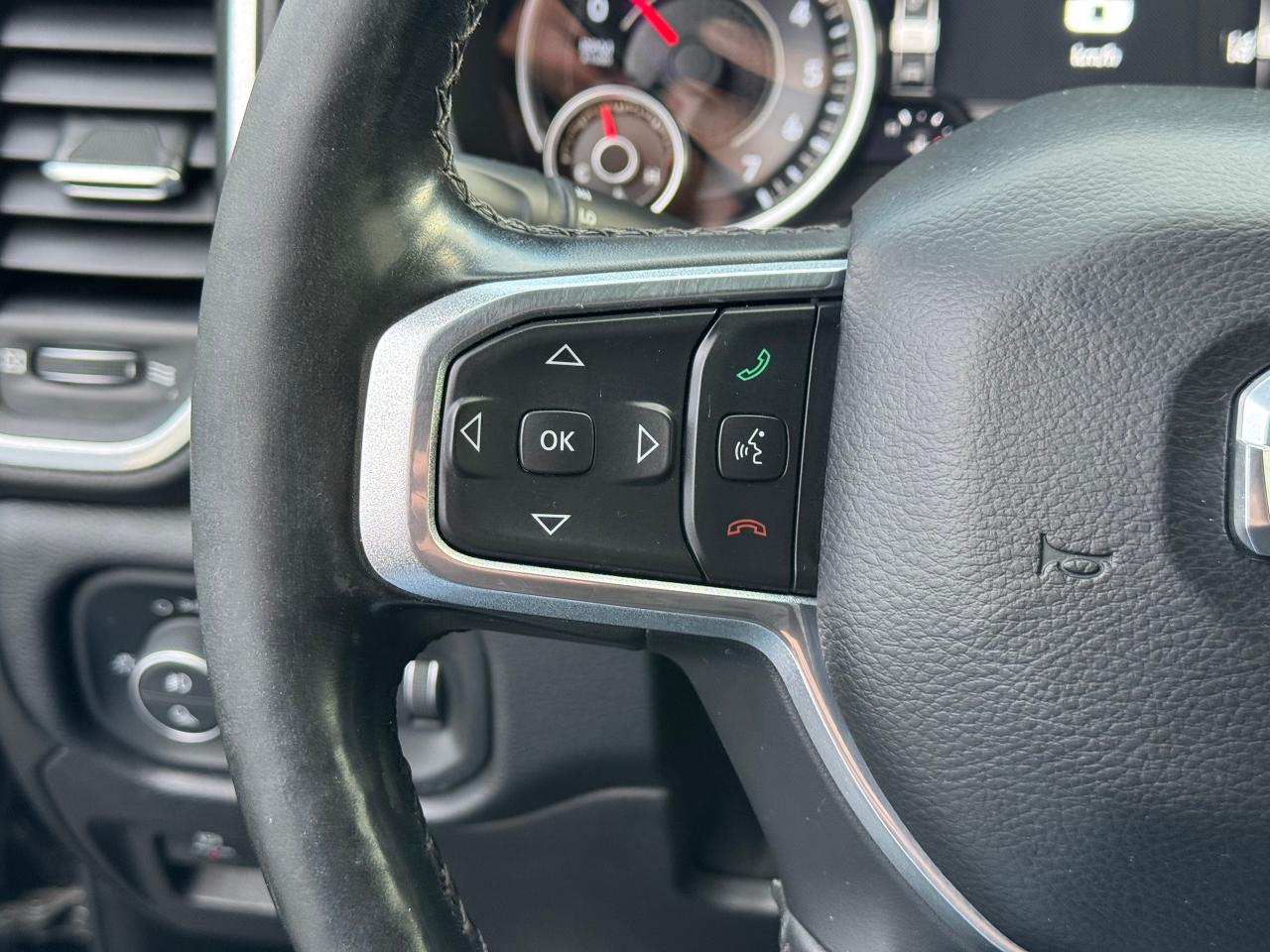 2019 RAM 1500 Laramie **MOON ROOF** - Photo #21