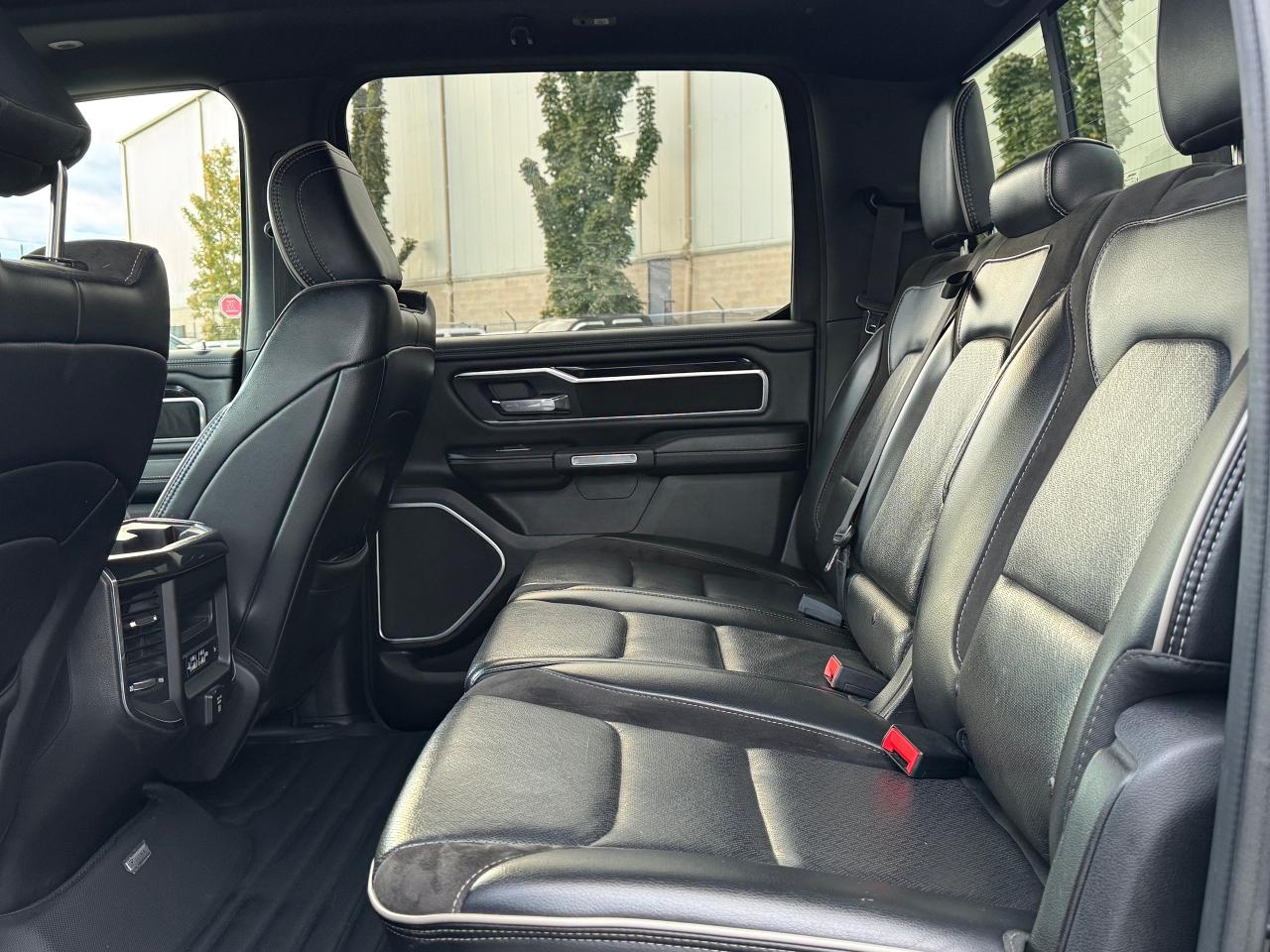 2019 RAM 1500 Laramie **MOON ROOF** - Photo #34
