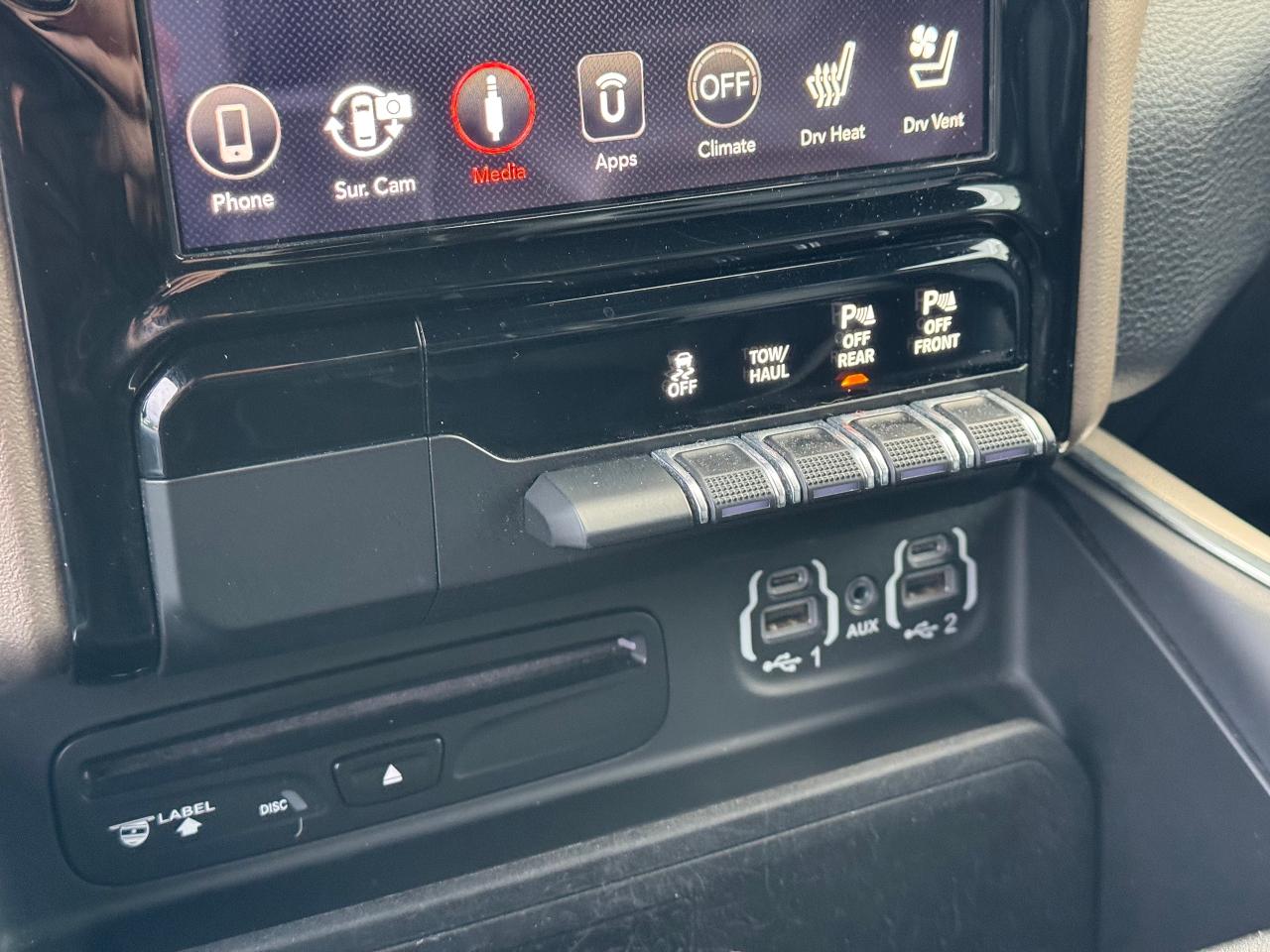 2019 RAM 1500 Laramie **MOON ROOF** - Photo #25