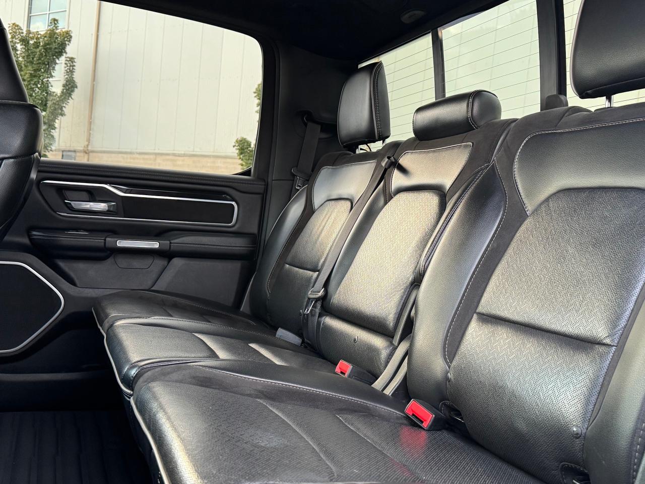 2019 RAM 1500 Laramie **MOON ROOF** - Photo #35