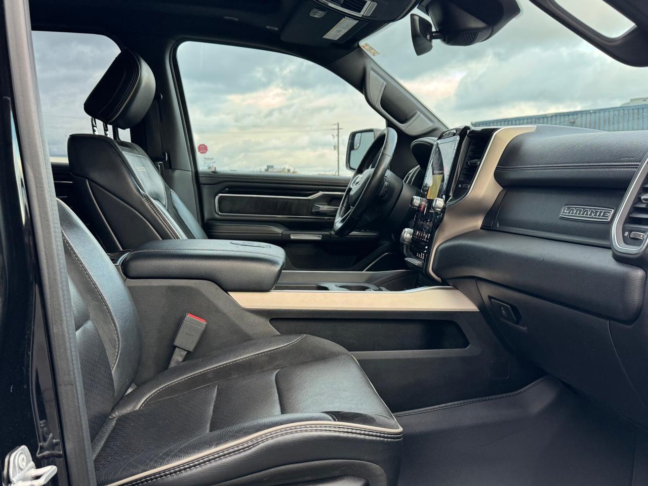 2019 RAM 1500 Laramie **MOON ROOF** - Photo #37
