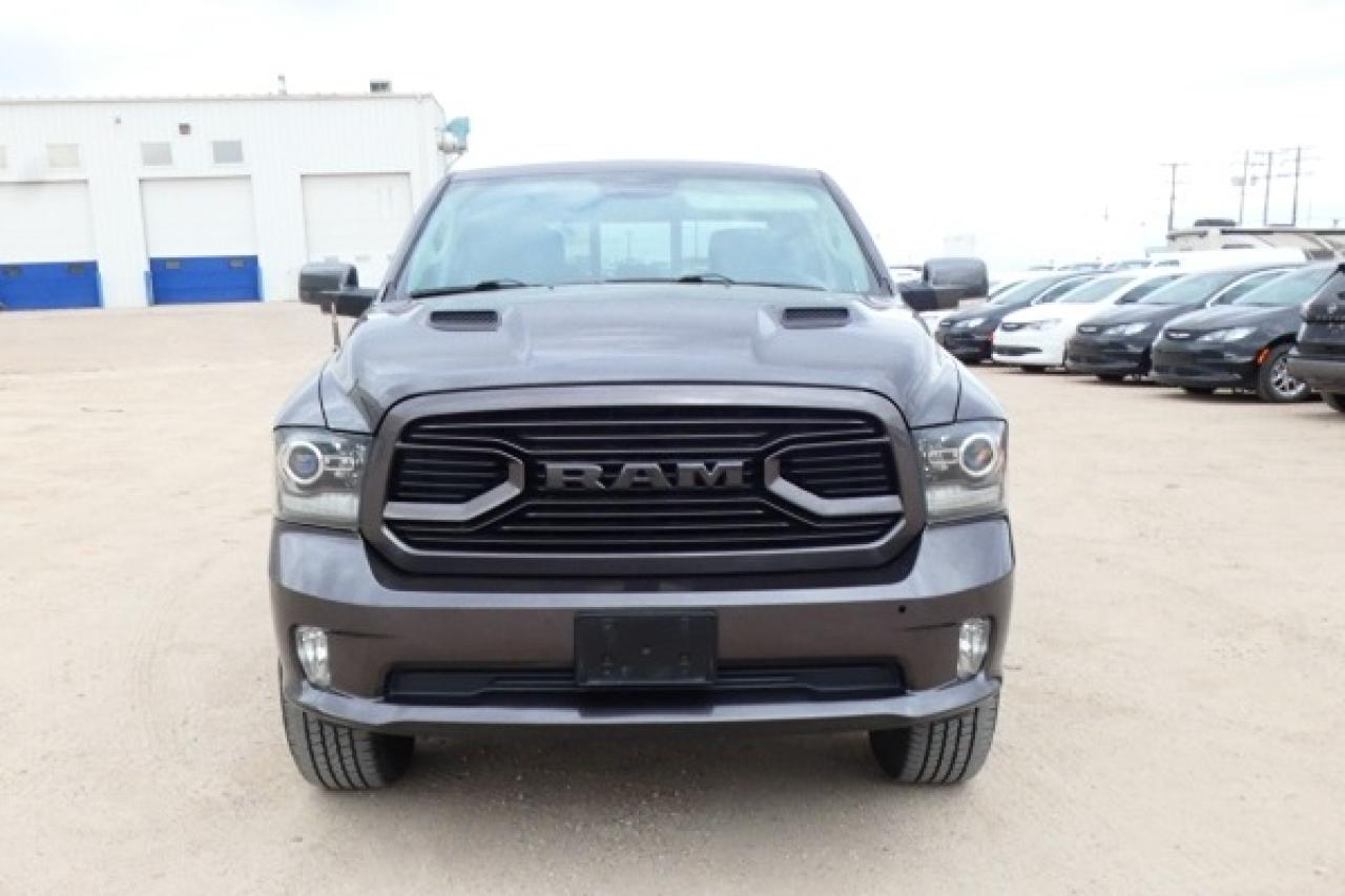 2018 Dodge Ram 1500 Sport 5.7L HEMI w/H&C L, S/R, NAV, BUC - Photo #3