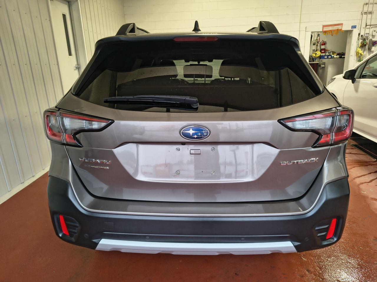 2021 Subaru Outback LIMITED Photo0