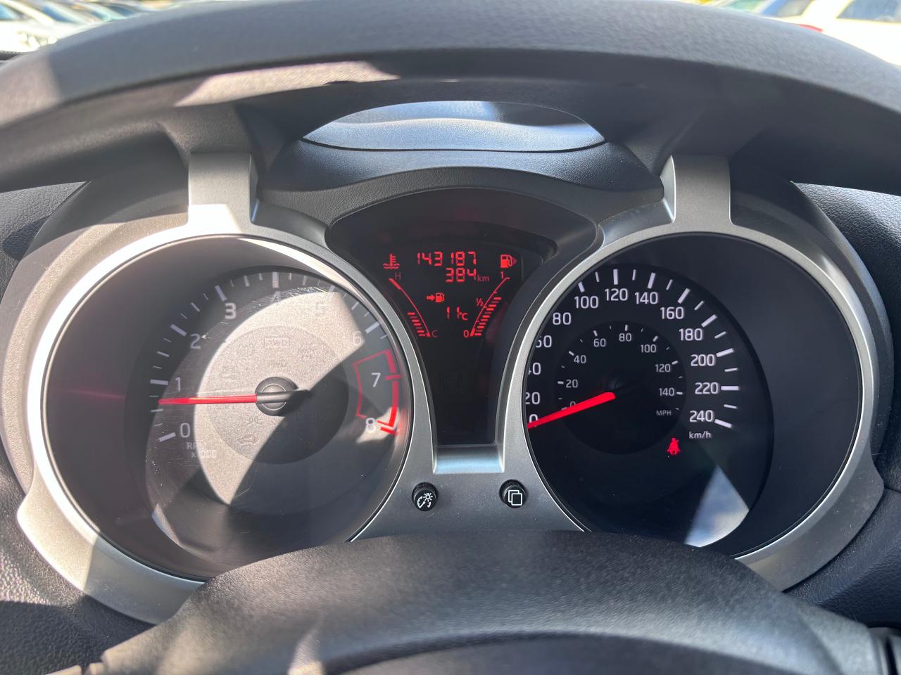 2016 Nissan Juke SV GREAT DEAL LOW KMS!! - Photo #21