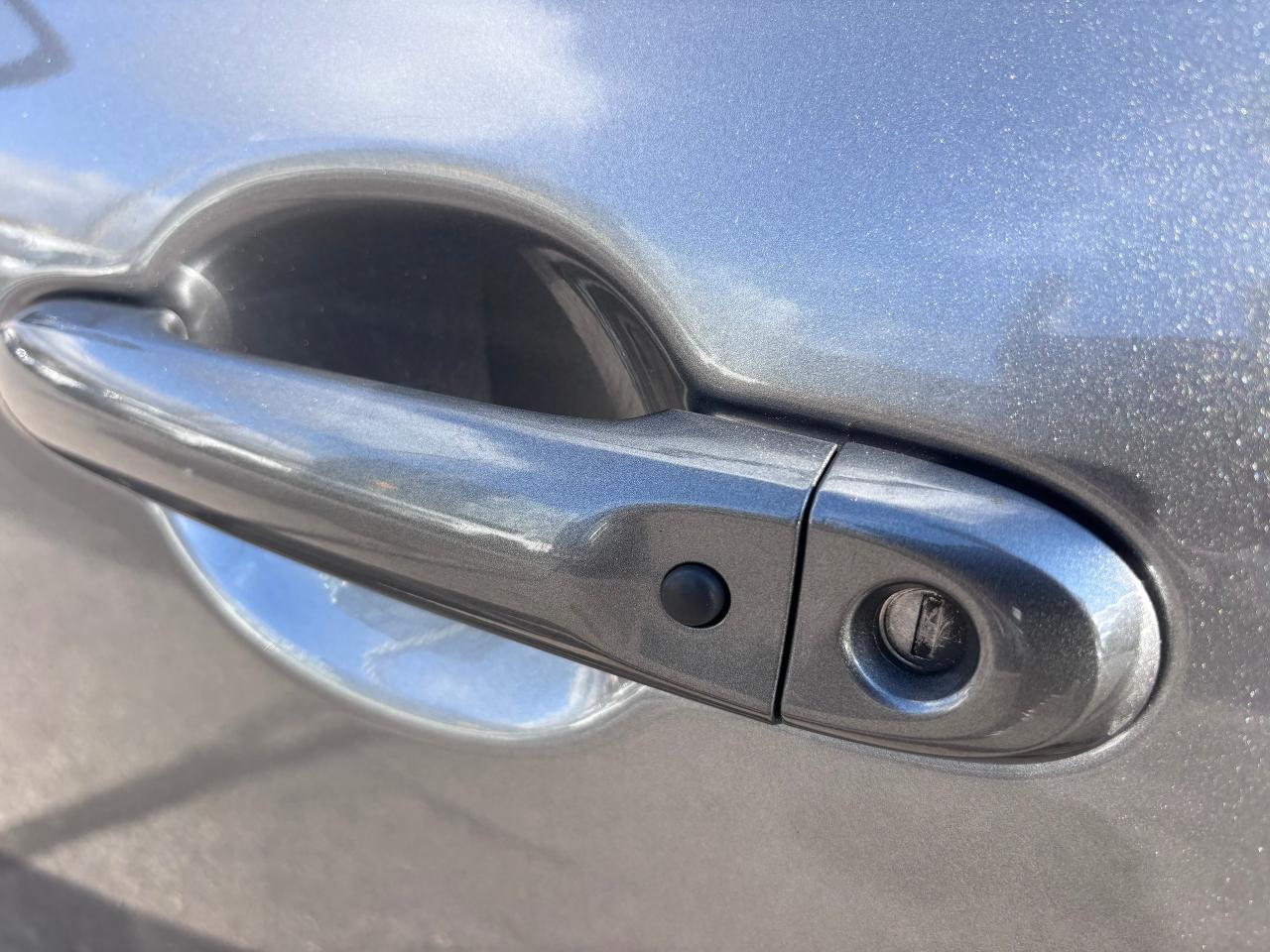 2016 Nissan Juke SV GREAT DEAL LOW KMS!! - Photo #14