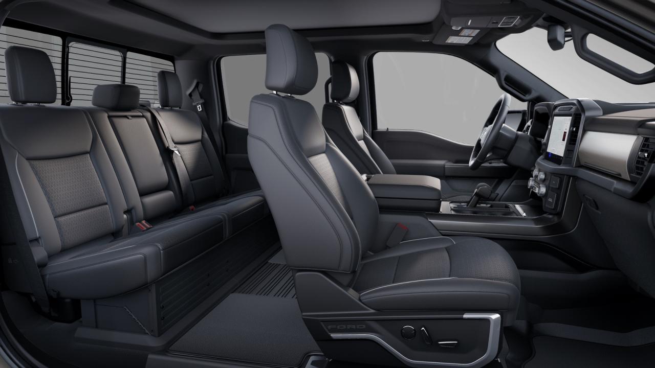 2025 Ford F-150 Lariat 4WD SuperCrew 5.5' Box Photo5