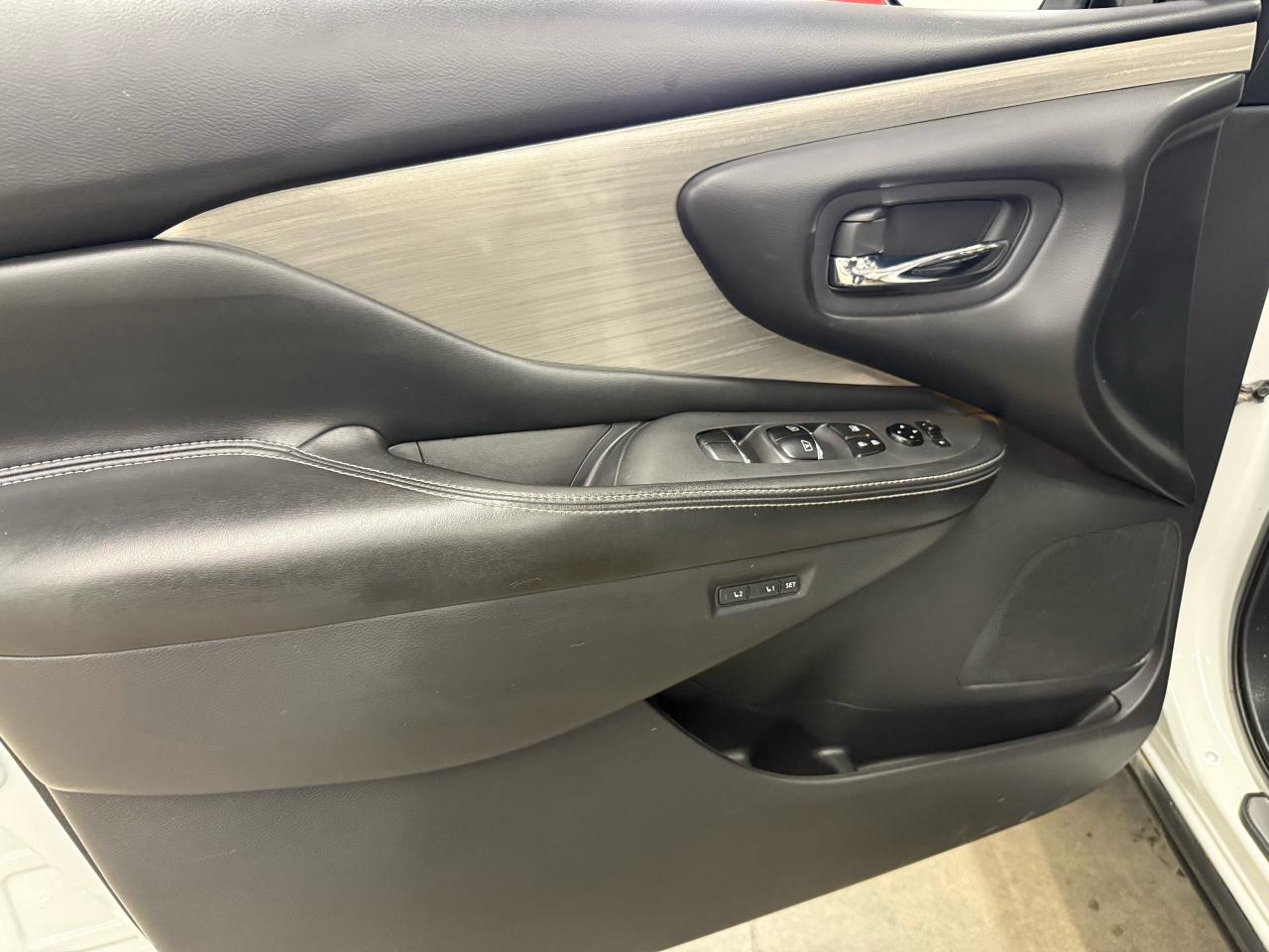 2017 Nissan Murano SL - Photo #15