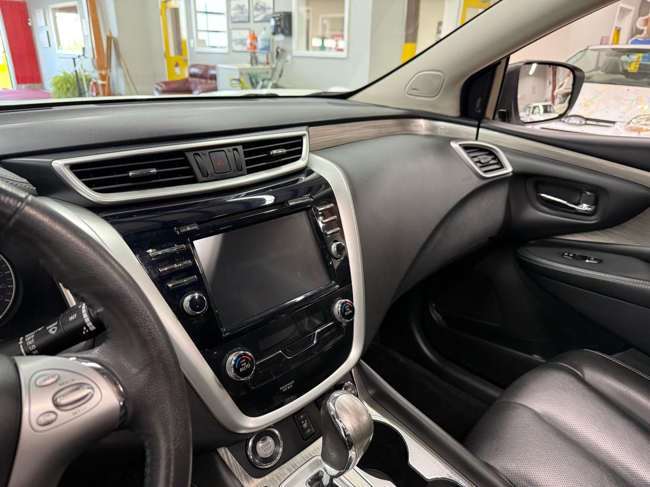 2017 Nissan Murano SL - Photo #19