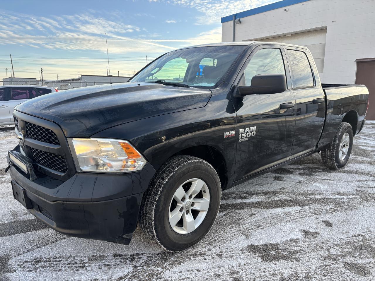 2019 RAM 1500 Classic TRADESMAN 4WD - Photo #1