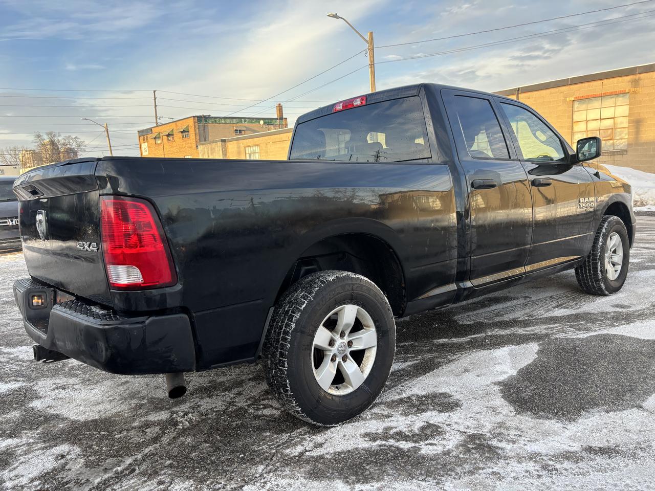 2019 RAM 1500 Classic TRADESMAN 4WD - Photo #6