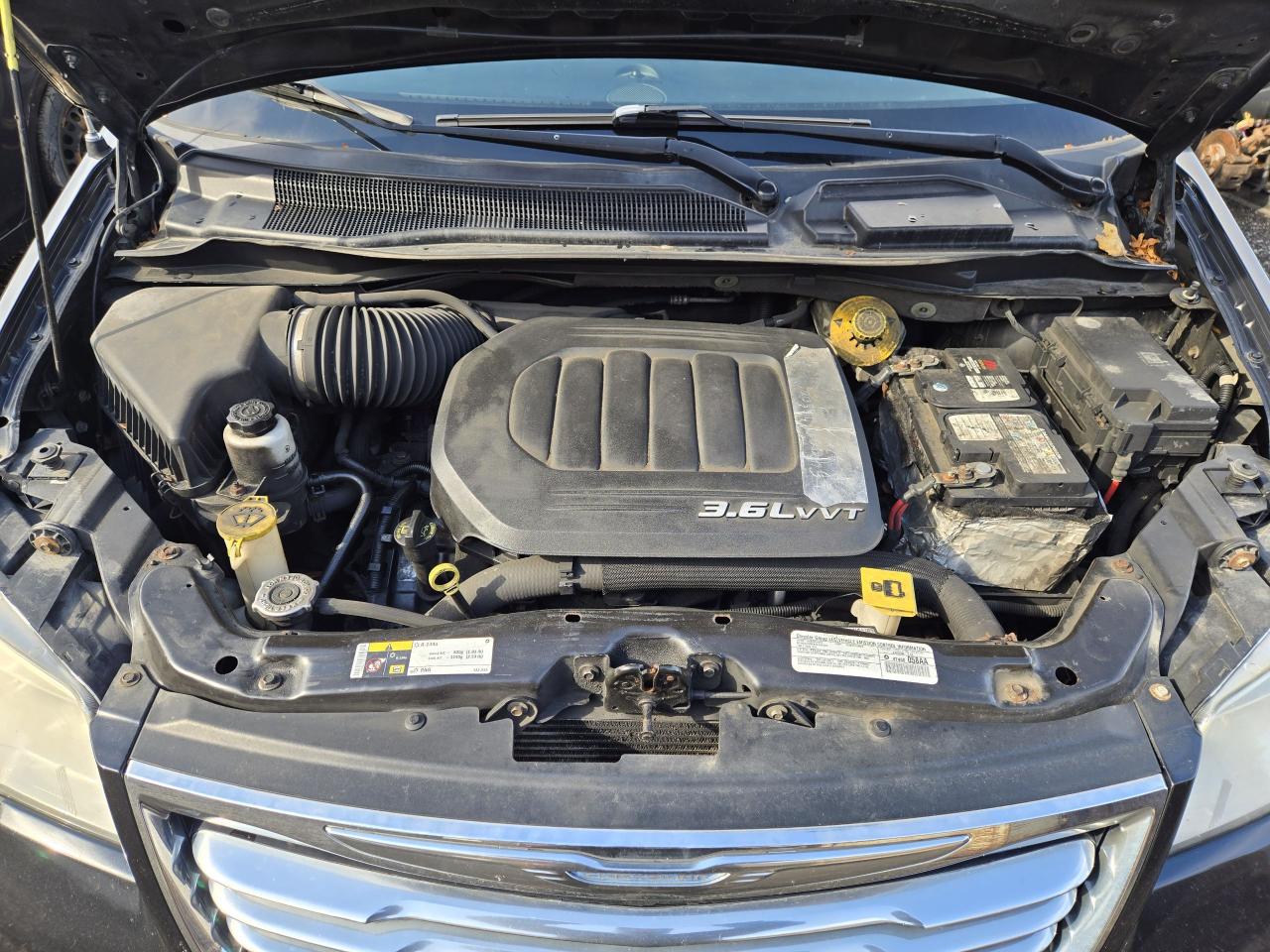 2014 Chrysler Town & Country TOURING - Photo #16