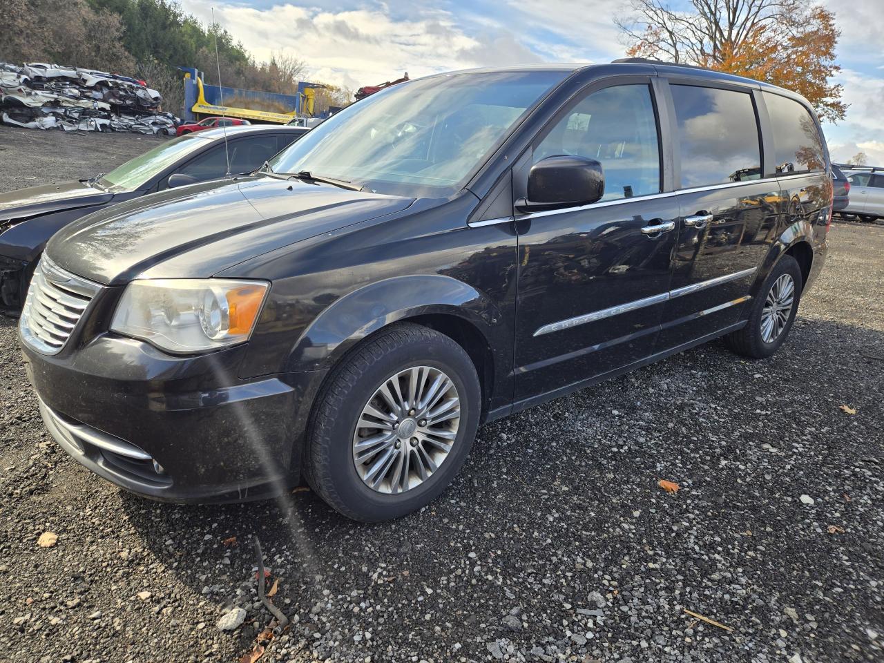 2014 Chrysler Town & Country TOURING - Photo #1