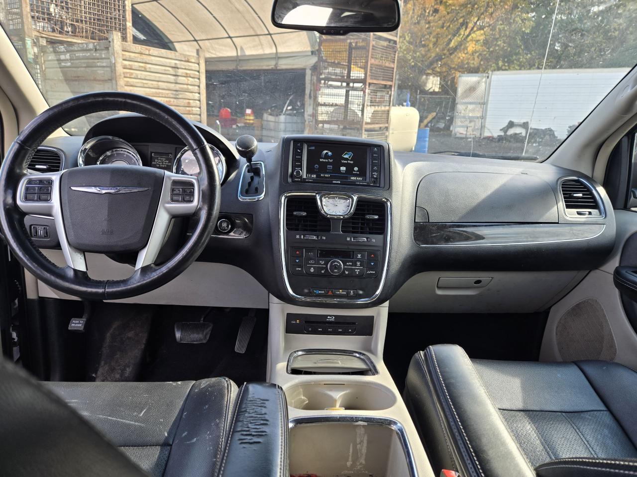 2014 Chrysler Town & Country TOURING - Photo #13