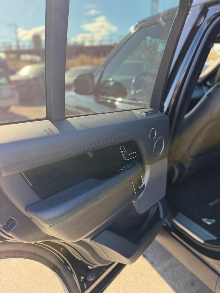 2018 Land Rover Range Rover HSE - Photo #11