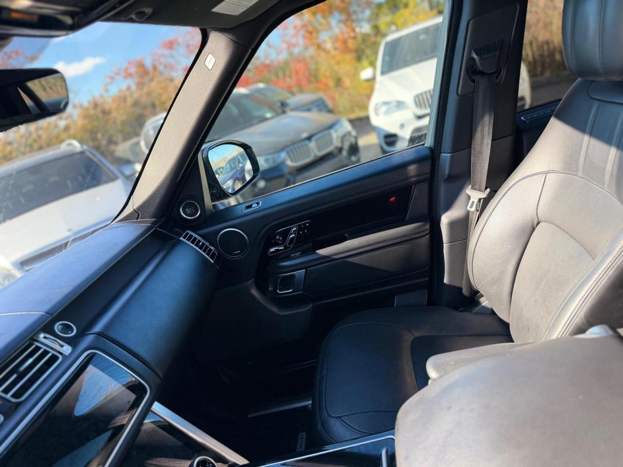 2018 Land Rover Range Rover HSE - Photo #14