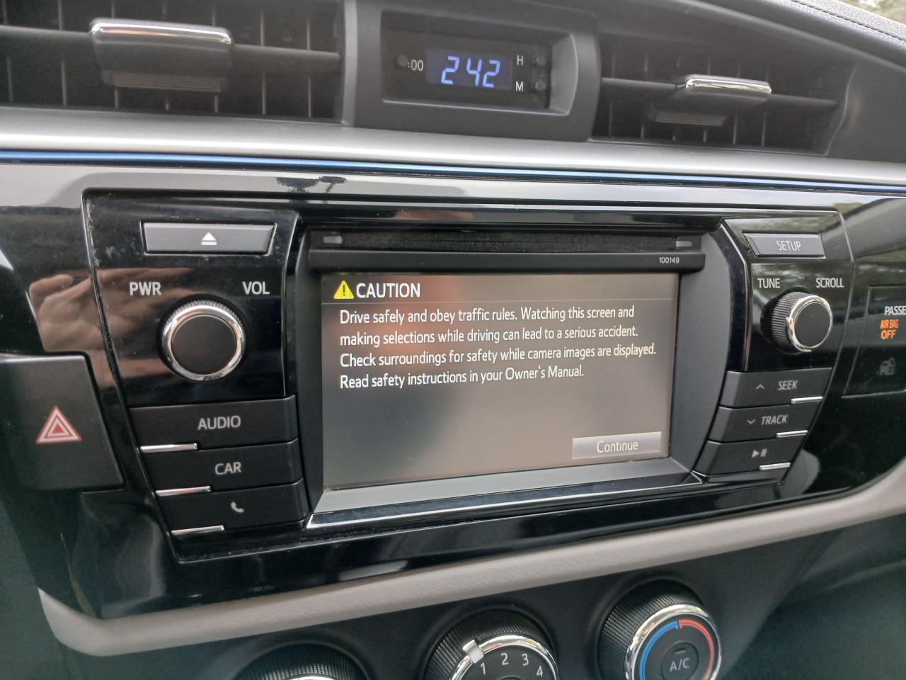 2015 Toyota Corolla LE - Photo #13