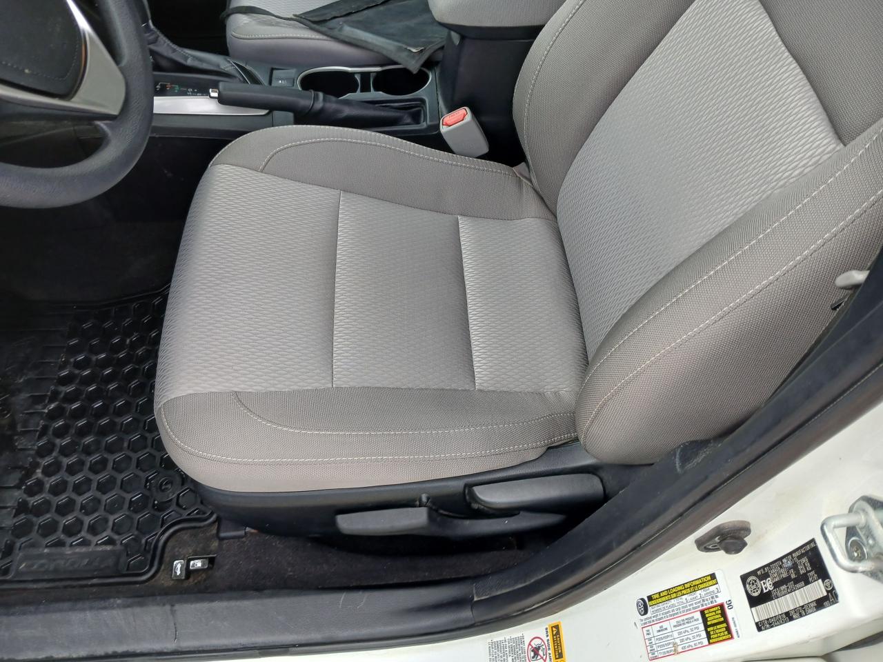 2015 Toyota Corolla LE - Photo #27