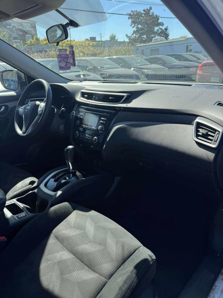 2016 Nissan Rogue SV - Photo #7