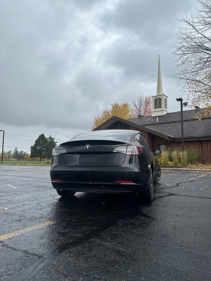 2021 Tesla Model 3 STANDARD RANGE PLUS Photo4