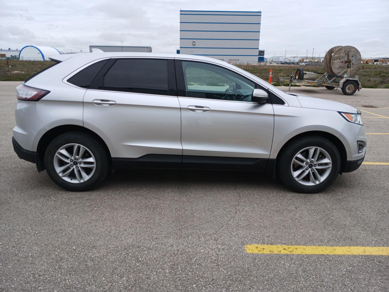 2017 Ford Edge SEL - Photo #4