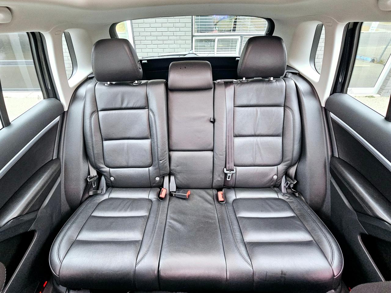 2017 Volkswagen Tiguan Highline | Sport Package | AWD - Photo #11