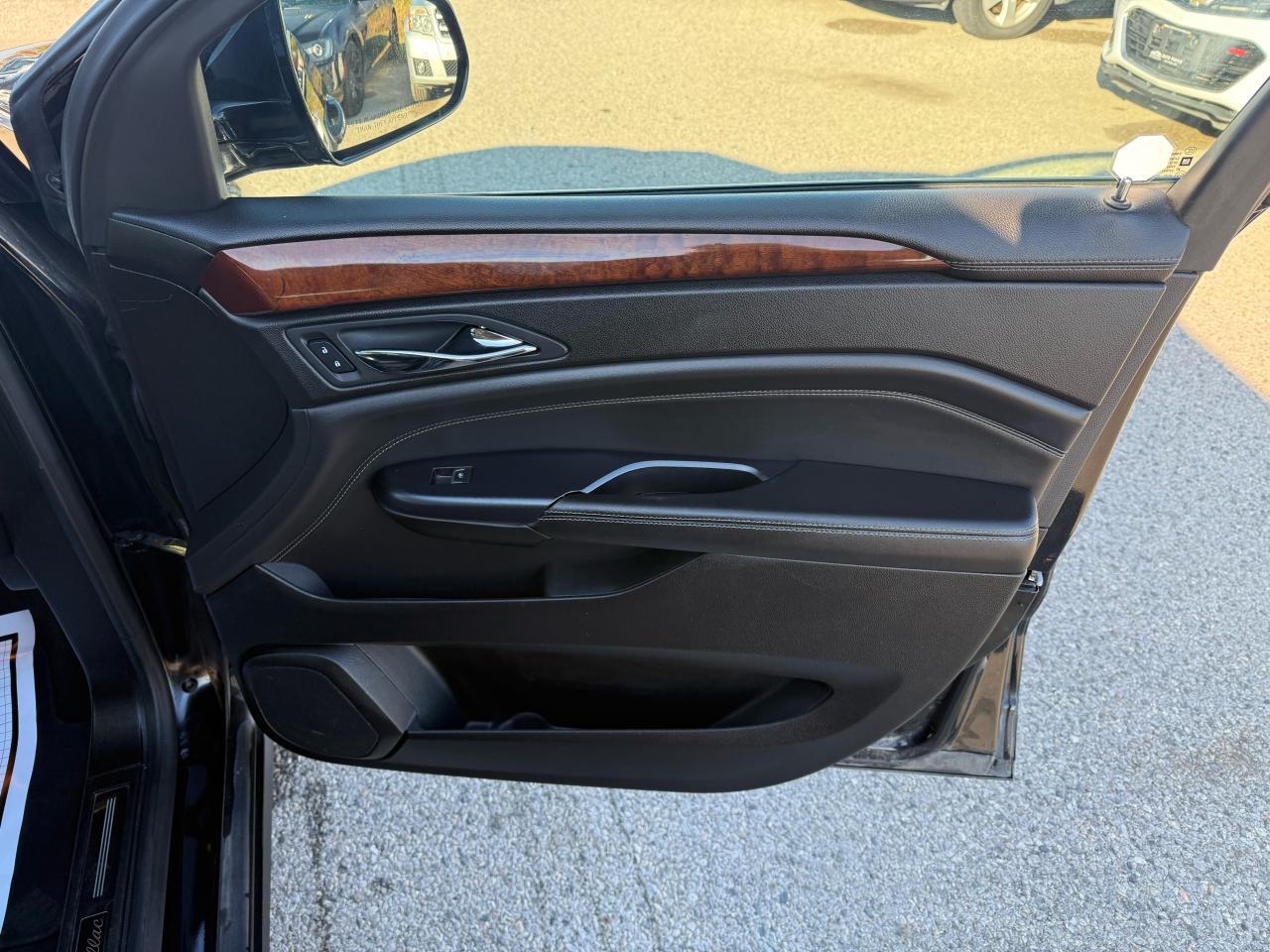 2015 Cadillac SRX Luxury *** Family Value! *** Finance available Photo