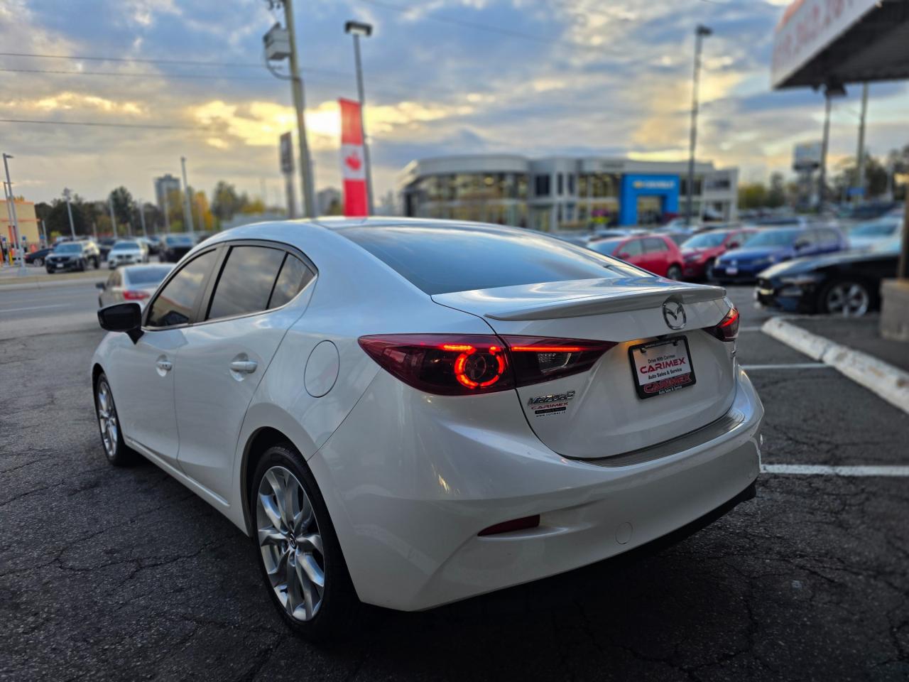 2015 Mazda MAZDA3 GT MANUAL | Leather | BOSE | Navi | Sunroof Photo2