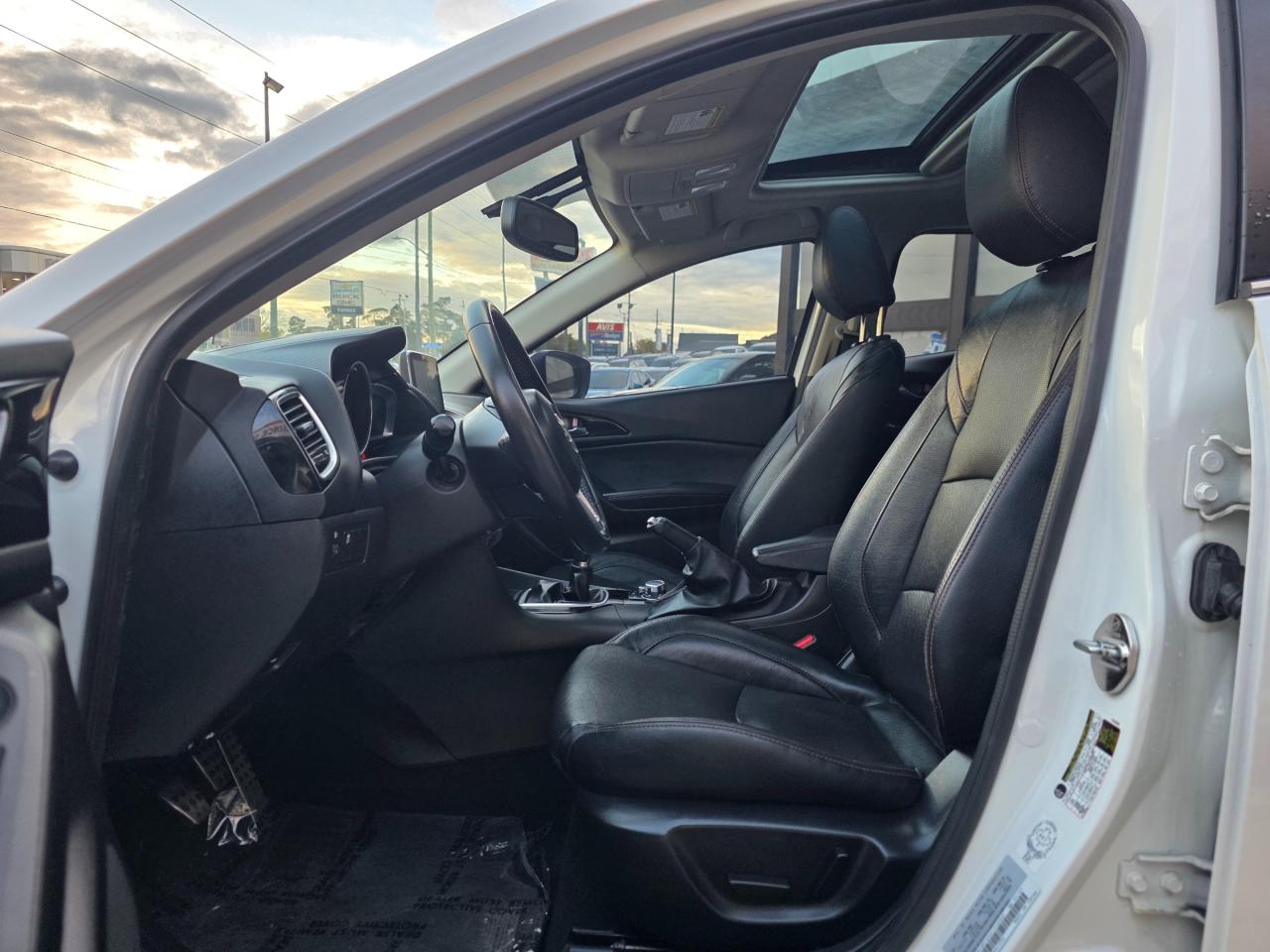 2015 Mazda MAZDA3 GT MANUAL | Leather | BOSE | Navi | Sunroof Photo