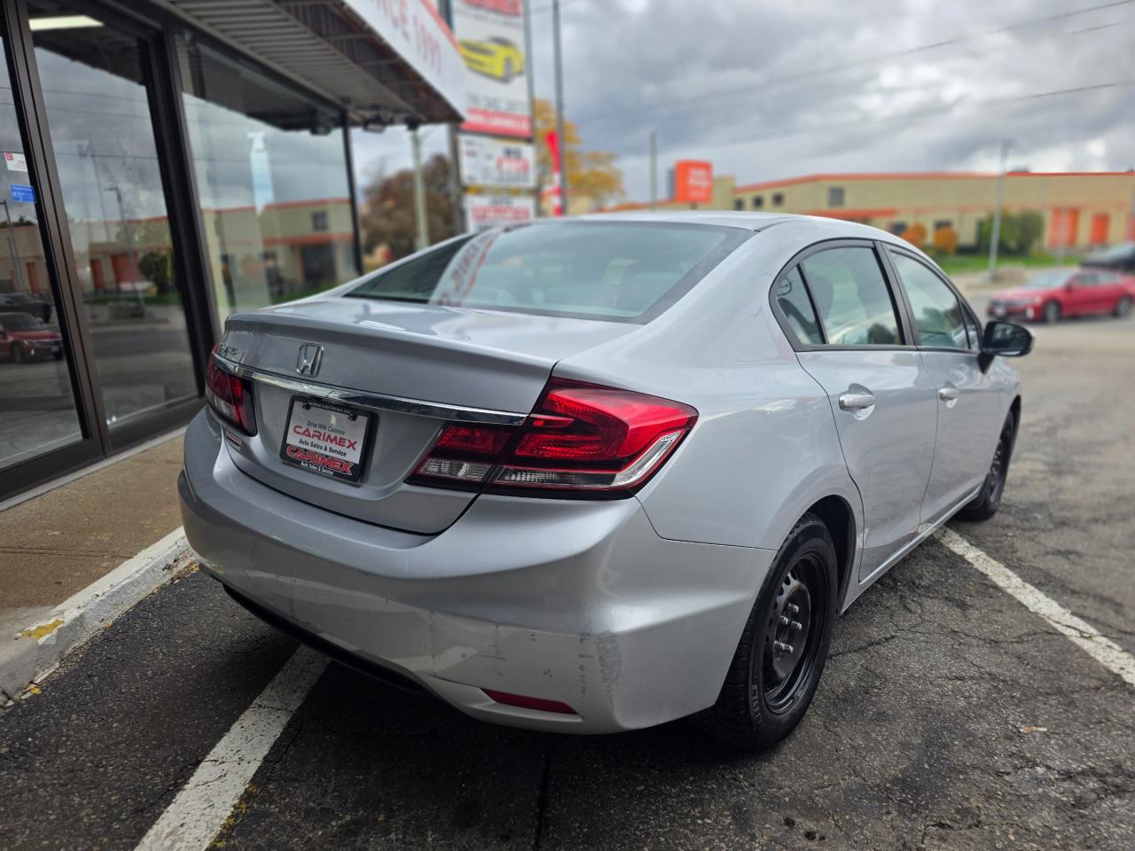 2015 Honda Civic LX MANUAL | Backup Camera | Heated Seats | Bluetooth Photo4