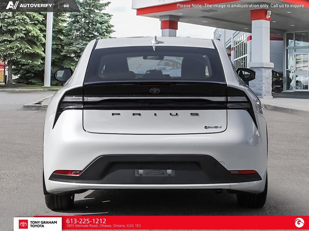 2026 Toyota Prius Plug-In Hybrid SE Photo4