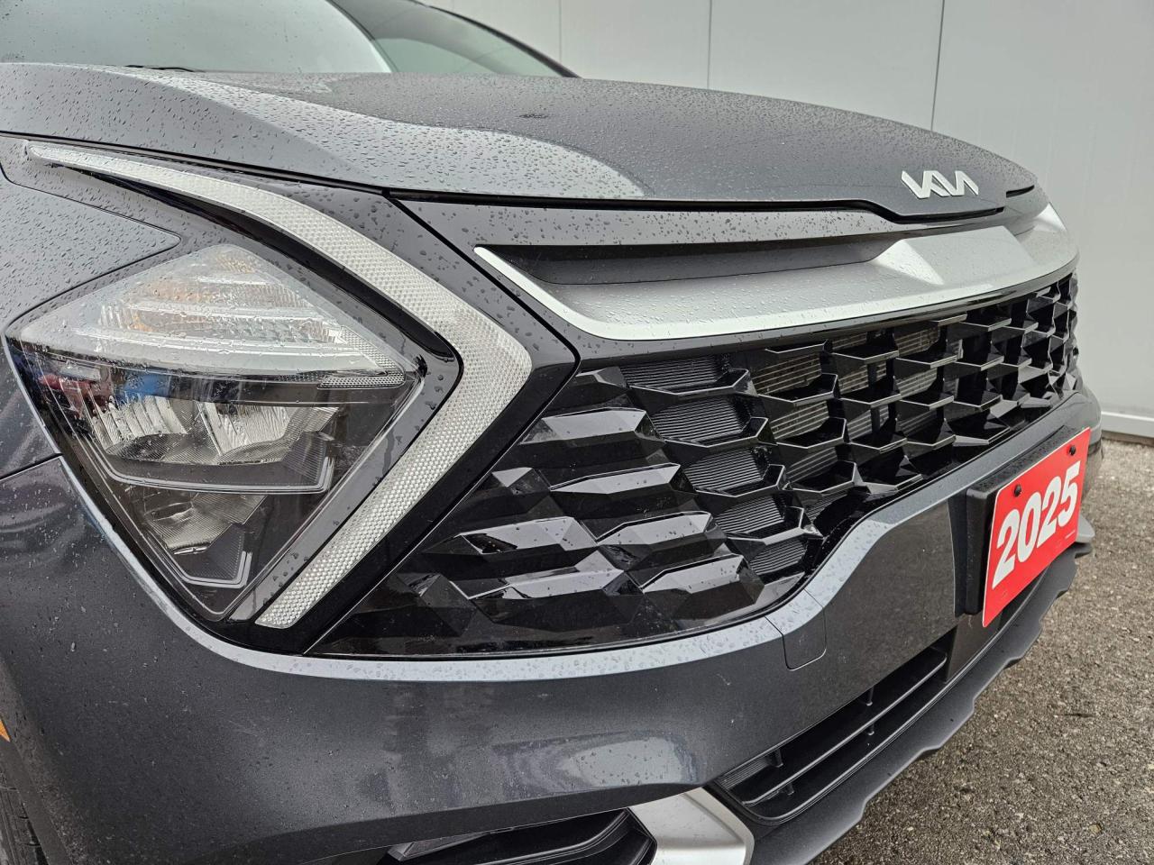 2025 Kia Sportage EX One Owner | AWD | Leather | Navigation | Sunroof | 18" Wheels Photo