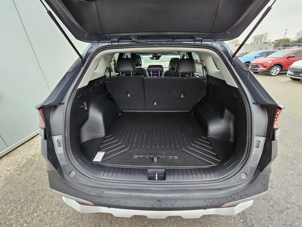 2025 Kia Sportage EX One Owner | AWD | Leather | Navigation | Sunroof | 18" Wheels Photo