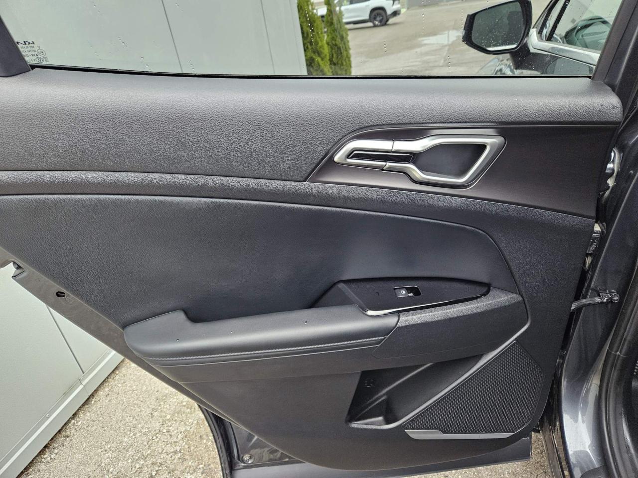 2025 Kia Sportage EX One Owner | AWD | Leather | Navigation | Sunroof | 18" Wheels Photo